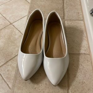 White dream pairs patent leather womens flat